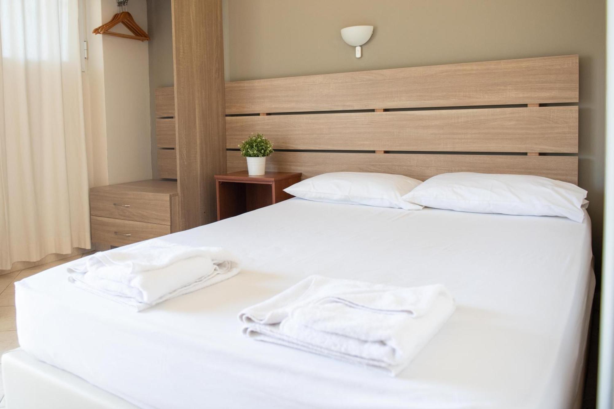 Tota Marinou Hotell Áji Apóstoli Eksteriør bilde
